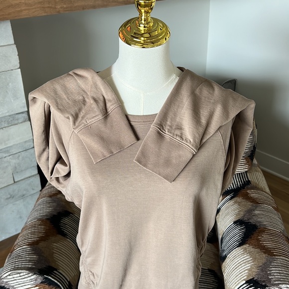 Athleta Sundown Puckered Brownstone Beige Sweatshirt - Picture 8 of 12